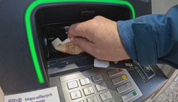 Už tři banky hlásí odstávku. Služby brzy nebudou fungovat