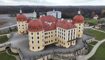 Na Moritzburg se vrátila Popelka. V Německu vystavují kostýmy z legendární pohádky