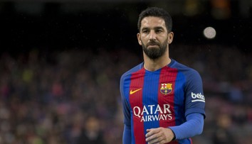 Místo dresu Barcelony na tři roky do vězení! Arda zmlátil zpěváka
