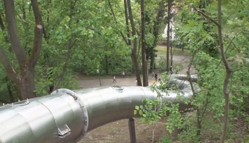 V Berouně postavili unikátní atrakci. Skluzavka je dlouhá 43 metrů