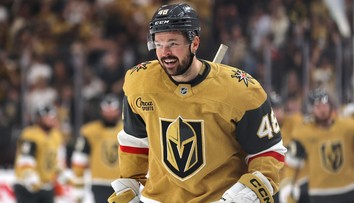 Hertl gólem a asistencí pomohl vybojovat mečbol pro Vegas. Gólmanům se nedařilo