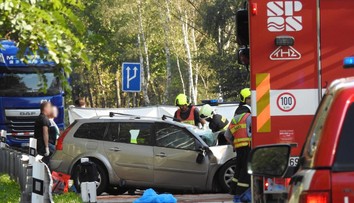 U Votic se srazil kamion s autem, dva mrtví! Další bojuje o život
