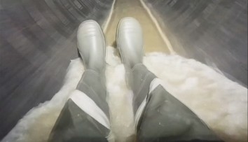 Na internetu se šíří nová zábava. Lidé lezou do kanálů a pořizují tam videa