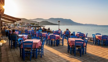 Turista si v Itálii objednal kávu a vodu. Z účtu málem dostal ...
