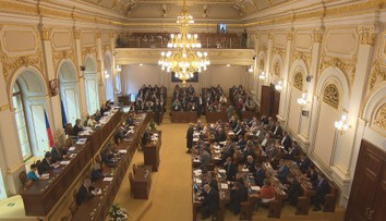 Rodiče mají dostat přidáno. Sněmovna schválila zvýšení přídavků na děti