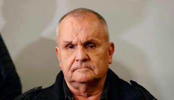 Jožo Ráž má druhou tvář. Po koncertu se mění na někoho úplně jiného, tvrdí textař