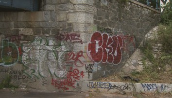 Praha zápasí s graffiti. Majitelé domů mohou žádat o dotaci na jejich odstranění