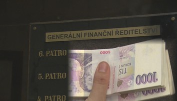 Úplatek 10 milionů! Policie navrhla obžalovat zaměstnance finančáku