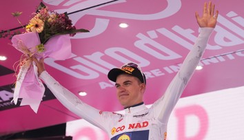 Sociální sítě mu raketově rostou. Český talent ale na Giru telefon odkládá