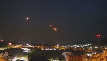 Pondělní superbolid zářil 100krát víc než Měsíc. Nechal 134 kilometrů dlouhou stopu