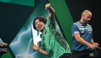 Čím více tancuji, tím lépe házím. Japonec si na MS získal fanoušky