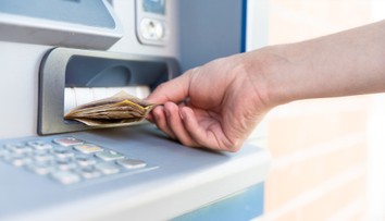 Česká banka přišla s velkou změnou. Za dosud bezplatnou službu lidé zaplatí
