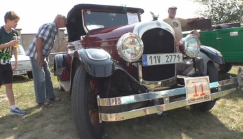 Fara hostila veterány. K vidění byly stovky historických vozidel