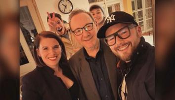 Česko navštívil herec Kevin Spacey. Vyrazil za hudbou a Janem Smigmatorem