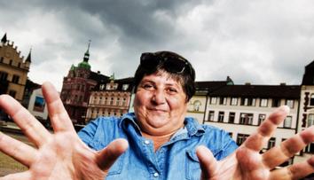 Lidé se loučili s vědmou Jolandou. Její sestra popsala smuteční obřad