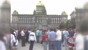 Do revoluce zbývalo přesně deset dnů! Moskva slavila výročí VŘSR
