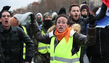 Žlutým vestám nedošel dech ani po 45 týdnech! Střety ochromily Paříž