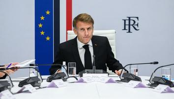 Násilné nepokoje ve Francii: Ministr vnitra podal rezignaci, Macron řekl ne