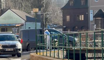 Útočník z Chřibské se zastřelil sám. Policie zveřejnila nové detaily z místa činu