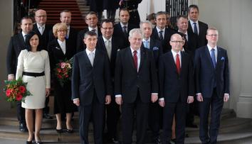 Ve vládě to jiskří! Ministr Prachař zřejmě přijde o místo