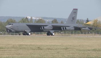Americký bombardér B-52 přelétne nad Českem, účastní se Dnů NATO