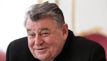 Kardinál Duka vstoupil do lidické organizace vedené Bobošíkovou