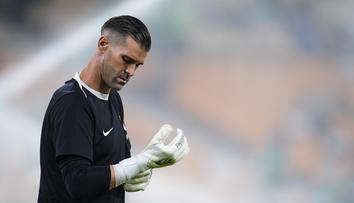 Neuvěřitelné zranění bývalého brankáře Atlética. Spadla na něj dekorace v jídelně