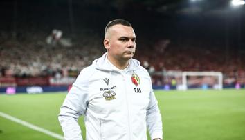 Polský fotbal řeší velký skandál! Trenér soupeře Plzně měl posílat SMS rozhodčím