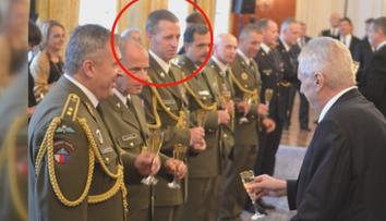 Detaily pohřbu generála tajné služby Jakubů! Lékaři popsali stav jeho ženy
