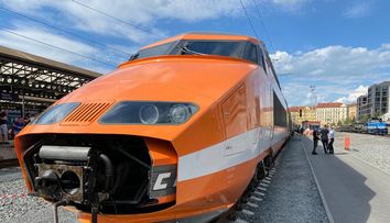 Unikátní podívaná. Do Česka dorazil legendární vlak TGV, jezdí rychlostí 300 km/h