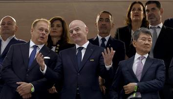 Nic moc úplatek, ani na letadlo. Majitel Liberce ostře reaguje na miliony od FIFA