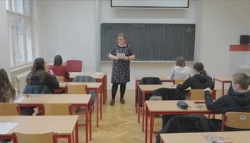 Frustrace, nezájem učitelů a málo podpory z domova. Čeští žáci se ve škole necítí dobře