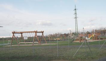 V Čestlicích u Prahy roste černá stavba. Všechno je v pořádku, tvrdí podnikatel