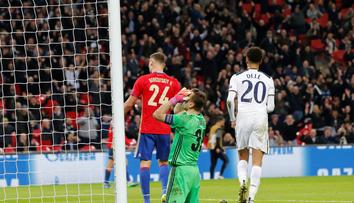 Neuvěřitelný vlastňák! Gólman CSKA předvedl příšernou minelu