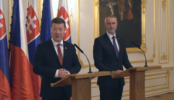Okamura vyrazil pracovně na Slovensko. Nevzal nikoho ze sněmovní opozice