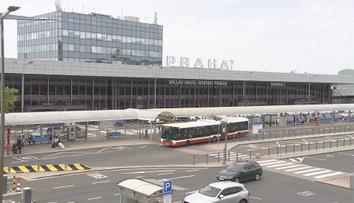 Dopravu u letiště ochromila oprava křižovatky. Sezóna přitom ještě ani nezačala
