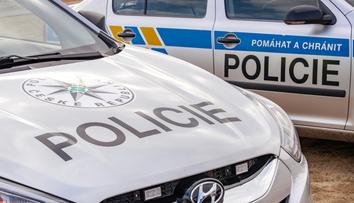 VIDEO: Policisté chytali řidiče na Liberecku. Zběsilá honička skončila nehodou