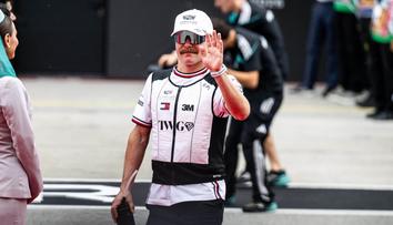 Letadlo vyměnil za gravelové kolo. Bottas jede do Singapuru po vlastní ose