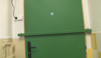 Chebská školka se připravuje na útok střelce. Další mají následovat