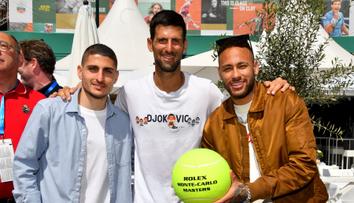 Djokovič si v Monte Carlu střihl trénink s Neymarem, kdo zvládl více nožiček?