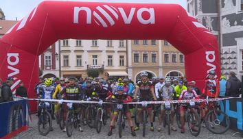 NOVA CUP: Tři stovky cyklistů a krásný dárek pro postiženou dívku