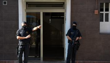 Muž zaútočil na policejní stanici v Barceloně! Policisté ho zastřelili