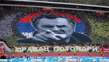 Skandál před slavným derby. Fanoušci v Srbsku oslavovali válečného zločince