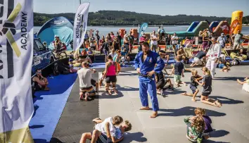 Krpálek na Lipně vyučoval judo. Neumannovou hodil na zem, ukázal základní chvat