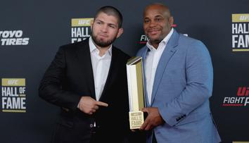 Cormier a Chabib byli uvedeni do Síně slávy. Jeden z nich přiznal podvádění