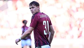 Jurásek debutoval při výhře Sparty. Z tribun se snášela nenávist