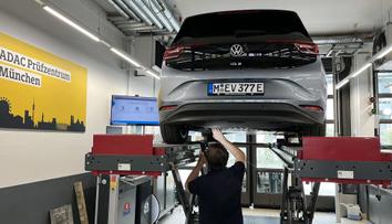 Elektromobil šokuje v dlouhodobém testu. Němci měří, jak dlouho přežije jeho baterie