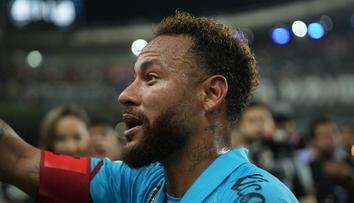 Neymar po výhře řádil. Soupeři se v útrobách stadionu vysmíval