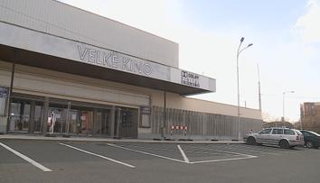Zlínské kino chátrá skoro 10 let. Kraj z nedostatku peněz na přestavbu viní vládu