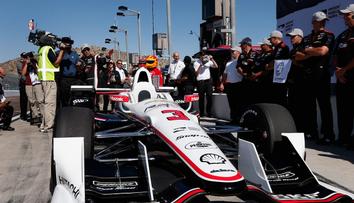 Kvalifikaci dominoval tým Penske, první místo získal Castroneves